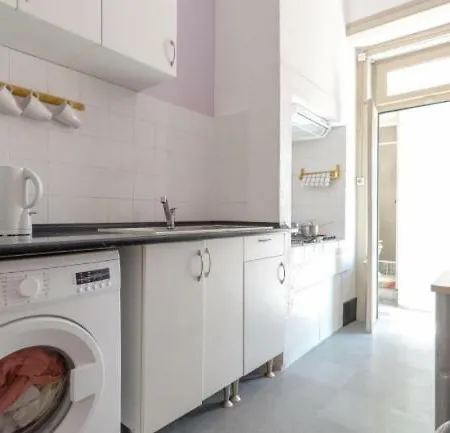 Metade Flat Gasthuis Lissabon